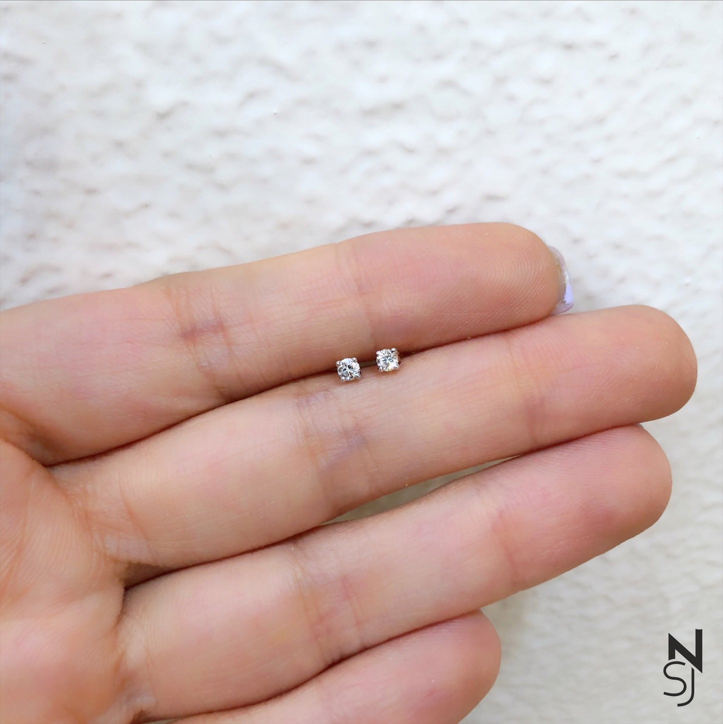 Round Diamond Studs